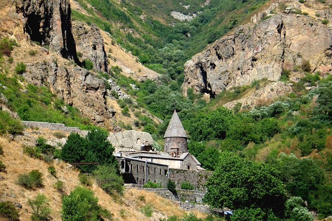 4 Days Armenia Package with Accommodation, Tours and Transfers - Khor Virap, Noravank, and Armenia’s wine country