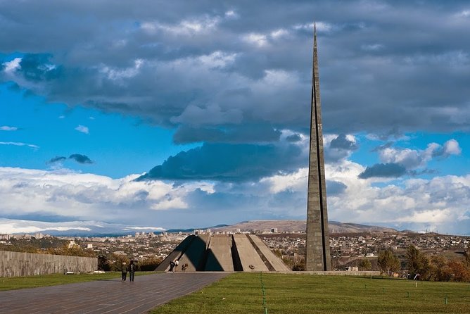 Amazing Yerevan - Victory Park and Mother Armenia: wide views over Yerevan