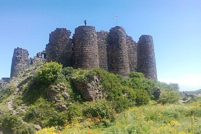 Amberd (Saghmosavank,Armenian alphbet monument) - The drive into Aragatsotn