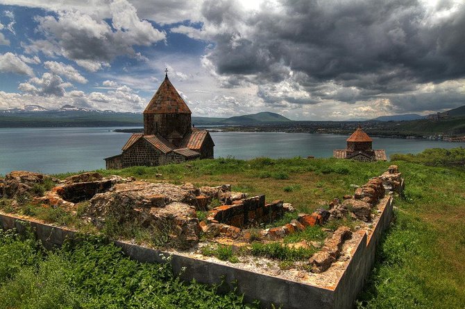 Dilijan (Haghartsin Monastery),Lake Sevan,Tsakhkadzor(ski resort) - How the Driving Day Feels