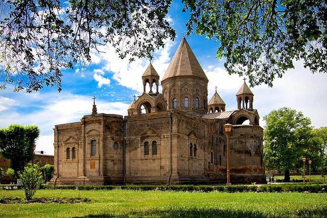 Group Tour: Hovhannavank, Saghmosavank, Chocolate House, Aghtsk - Five details that shape the day
