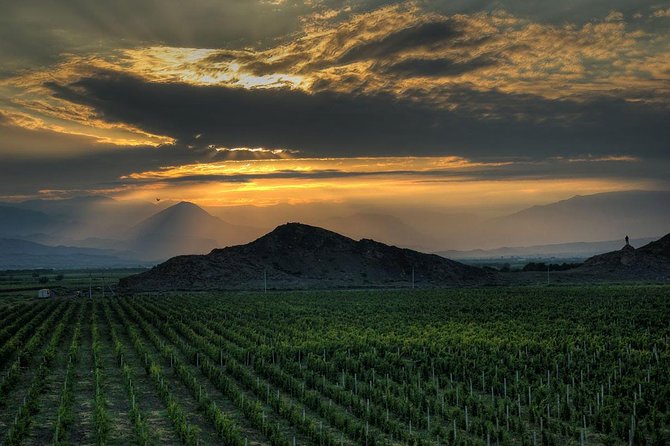 Group tour: Khor Virap, Noravank, Areni Winery and Cave - Guides, buses, and the group-tour reality