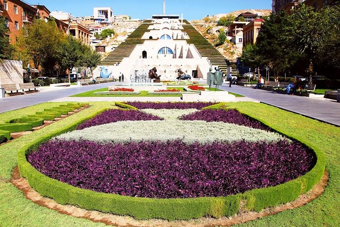 Private sightseeing and walking tour in Yerevan - Saint Gregory the Illuminator Cathedral in 15 minutes