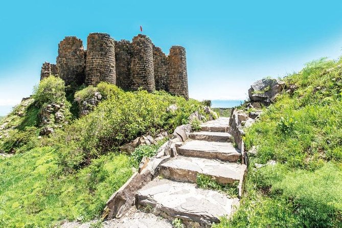 PRIVATE TOUR: Saghmosavank , Alphabet monument, Amberd fortress - Saghmosavank and the Kasakh River gorge