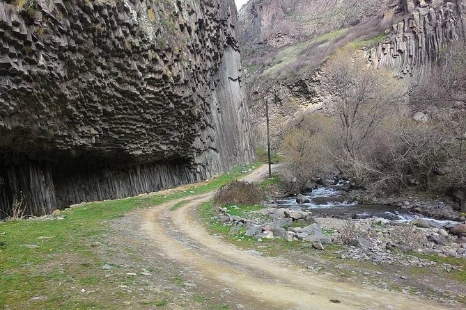 Private tour to Garni Pagan Temple, Geghard Cave Monastery & Symphony of Stones - Why this short trip works from Yerevan