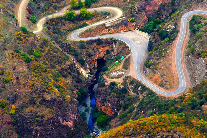 Private tour to Hin Areni winery, Tatev monastery & ropeway, Khndzoresk caves - Riding Wings of Tatev for 5.7 kilometers