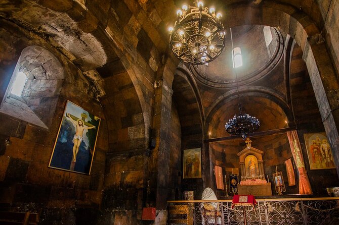 Private Tour to Khor Virap, ancient Areni cave or Areni winery, Noravank - The drive, the guides, and the private-car advantage