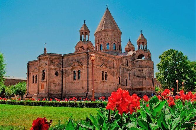 Private tour to UNESCO heritage Echmiadzin churches, Zvartnots and Sardarapat - Why this route works so well from Yerevan