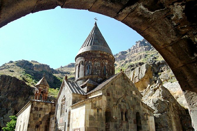 Symphony of Stones, Garni, Geghard, photo stop at Charents arch - The essential facts at a glance