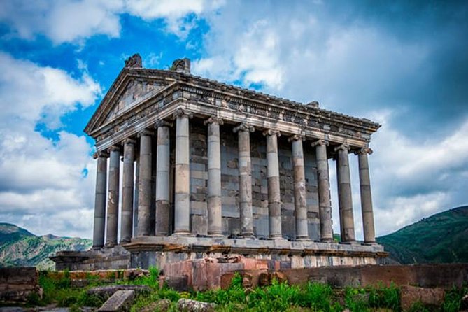 Symphony of Stones, Garni, Geghard, photo stop at Charents arch - Charents Arch: a quick stop with a big view