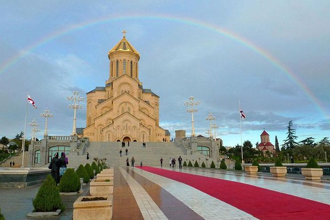Tbilisi transfer with stops in Haghpat, Sanahin to or from Yerevan - Food, clothing, and the rhythm of the day