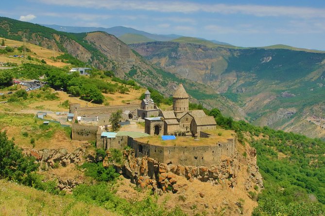 The Great Beauty of Armenia: 7-Day Culture and Cuisine Tour - Vernissage for souvenirs, sweets, and edible Armenia