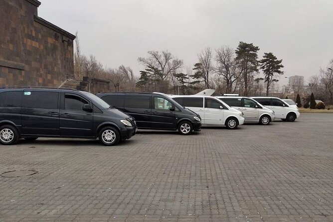 Transfer from Yerevan to Tbilisi - Leaving Yerevan and settling into the minivan
