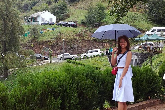 Transfer from Yerevan to Tbilisi with 2 sightseeing stops - Haghartsin Monastery and the Forest Road